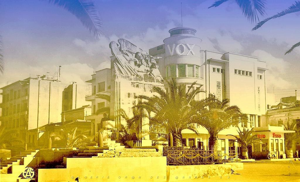 Sidi-bel-abbes 521- Monument aux morts- Cinema Le Vox.jpg